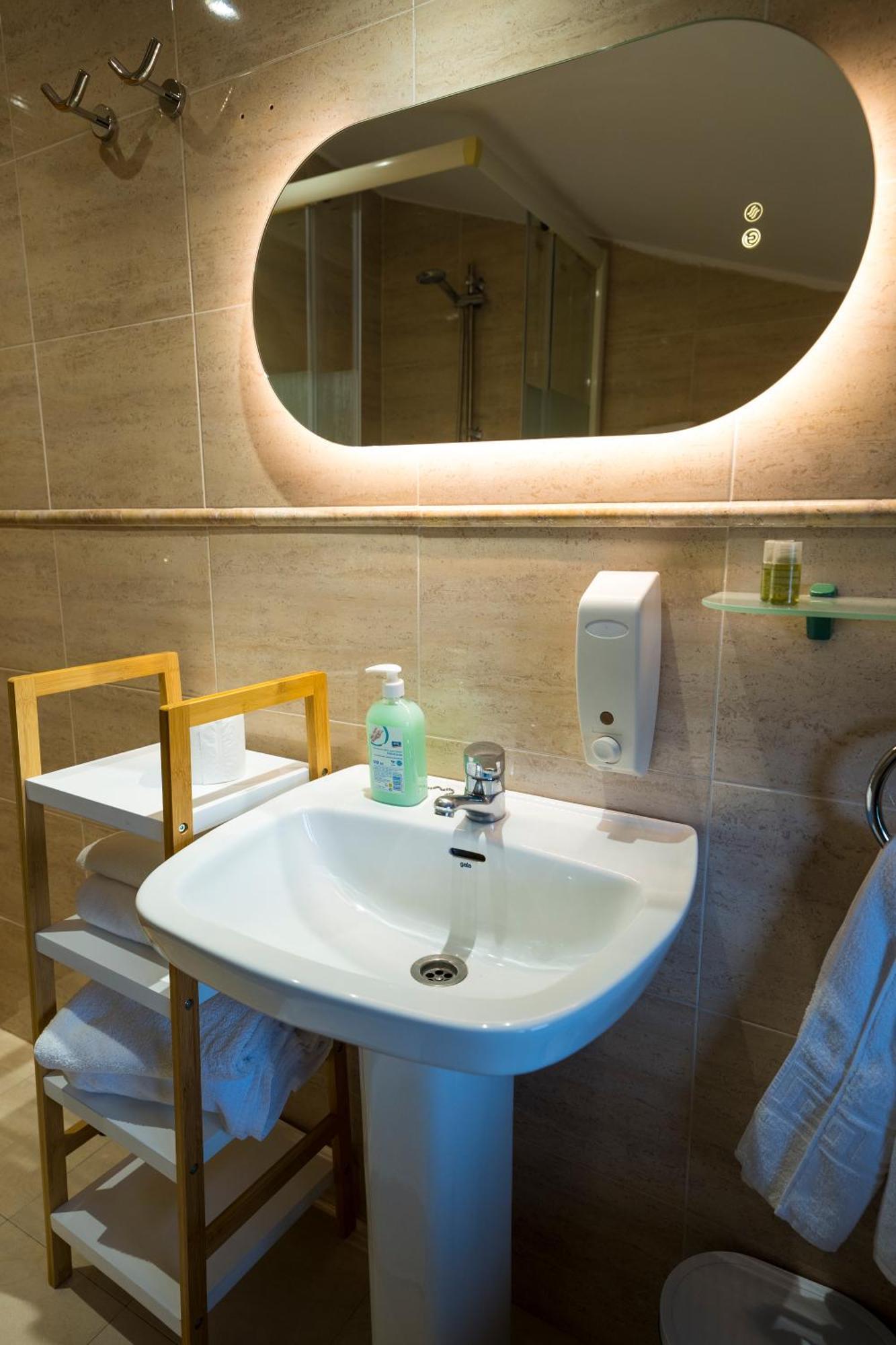 Paratene Ostatu Habitaciones Erandio Екстериор снимка