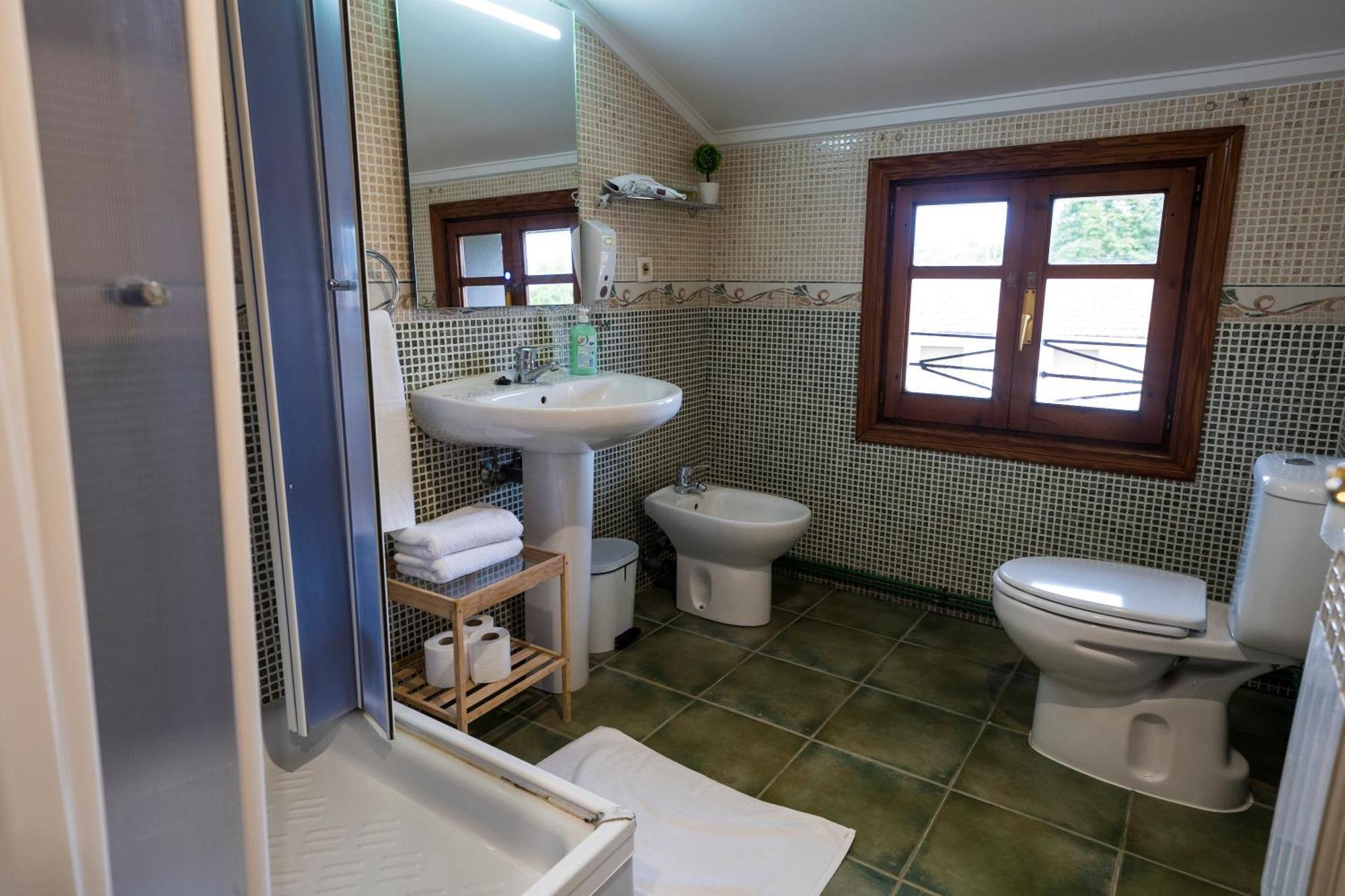 Paratene Ostatu Habitaciones Erandio Екстериор снимка
