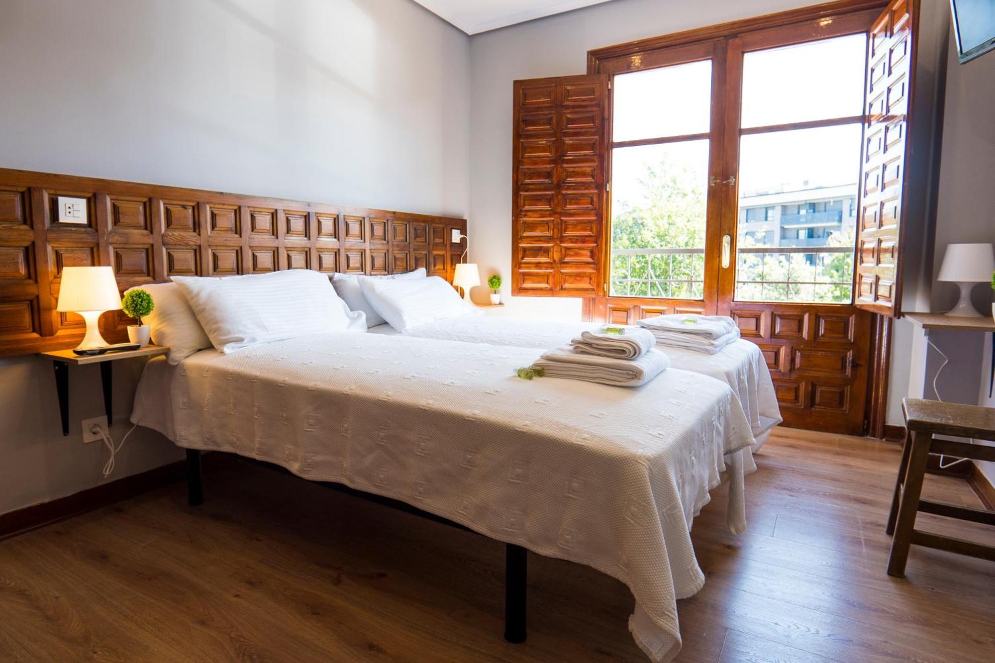 Paratene Ostatu Habitaciones Erandio Екстериор снимка