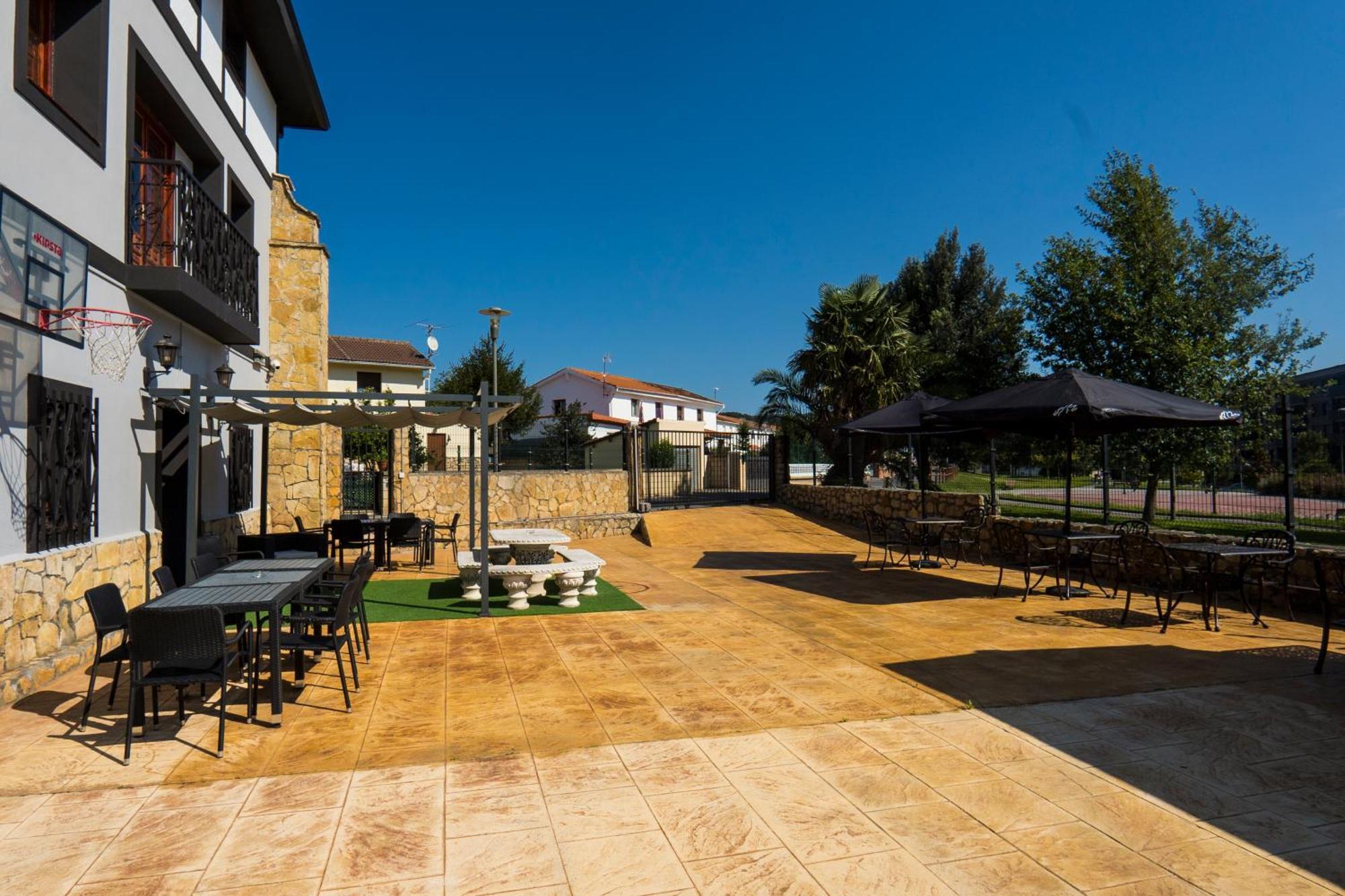 Paratene Ostatu Habitaciones Erandio Екстериор снимка