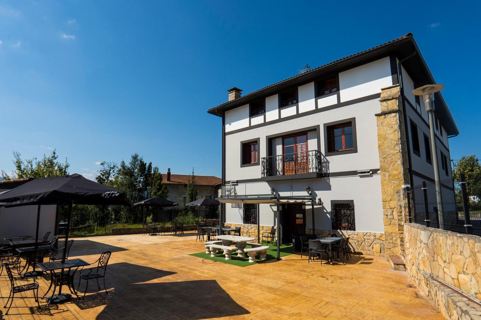 Paratene Ostatu Habitaciones Erandio Екстериор снимка