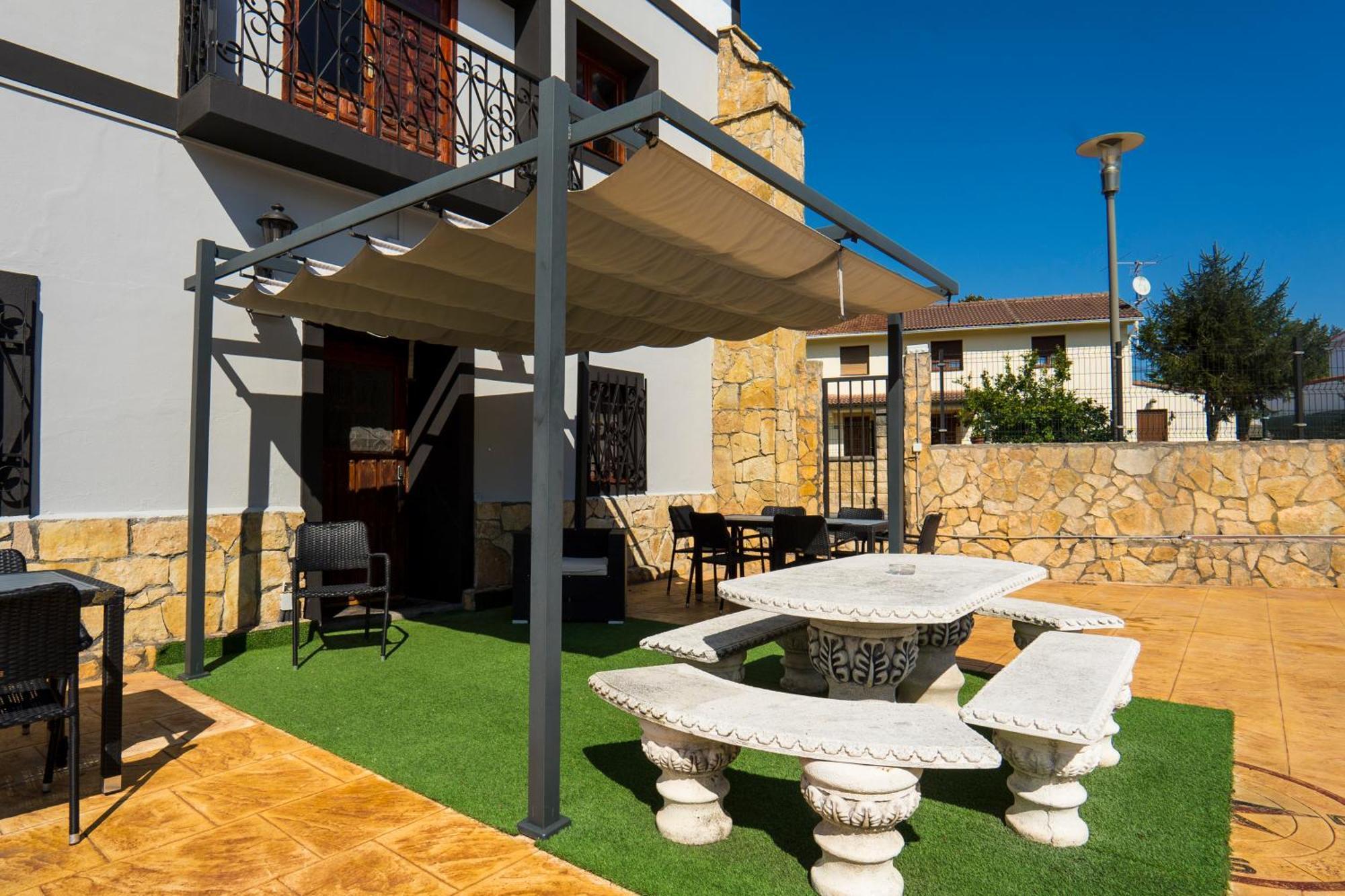 Paratene Ostatu Habitaciones Erandio Екстериор снимка